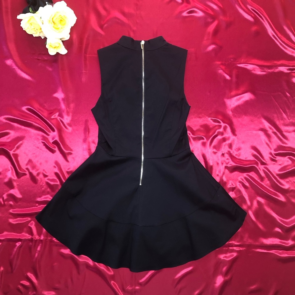 ⭐️NEW⭐️White House Black Market Mock Neck Sleeveless Fit & Flare Tunic Top Black - Picture 5 of 12